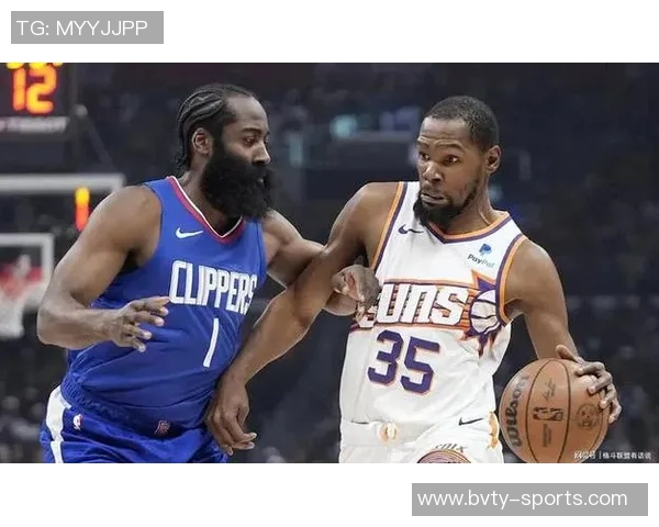 小卡季前赛表现出色砍下35分与队友重聚感到非常开心 小卡季前赛表现出色砍下35分与队友重聚感到非常开心