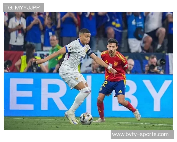 姆巴佩年仅17岁身价仅300万却轻松突破孔德巴黎三叉戟总身价却不及亚马尔一半