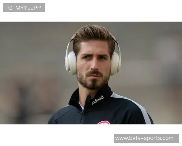 特拉普加盟巴黎FC原因揭秘：宏大项目与温暖家园的双重吸引