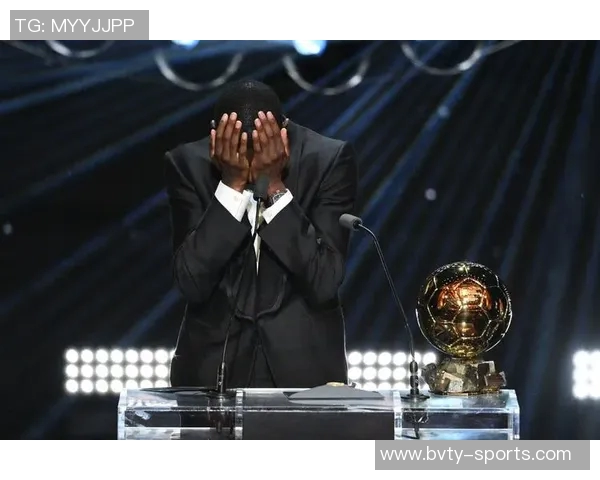 登贝莱荣归故里携金球奖与家乡人民共享荣耀时刻