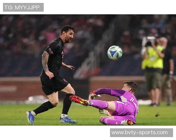 苏亚雷斯表现抢眼助攻关键传球却错失良机评分73引发关注