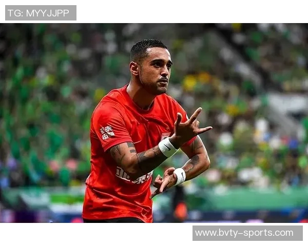 刘闻超带队海港在教学赛中以4-3逆转取胜莱昂纳多梅开二度助力球队