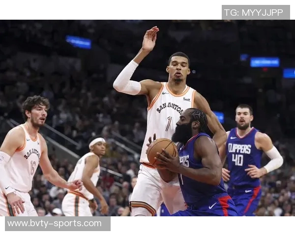 徐静雨呼吁马刺引进哈登以增强实力把握文班争冠机会